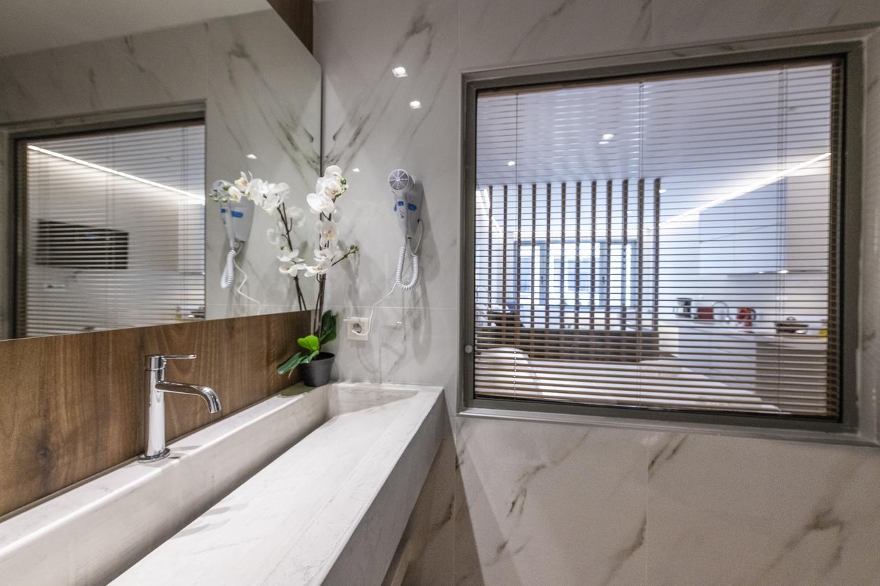 אתונה Mj Luxury Suites מראה חיצוני תמונה